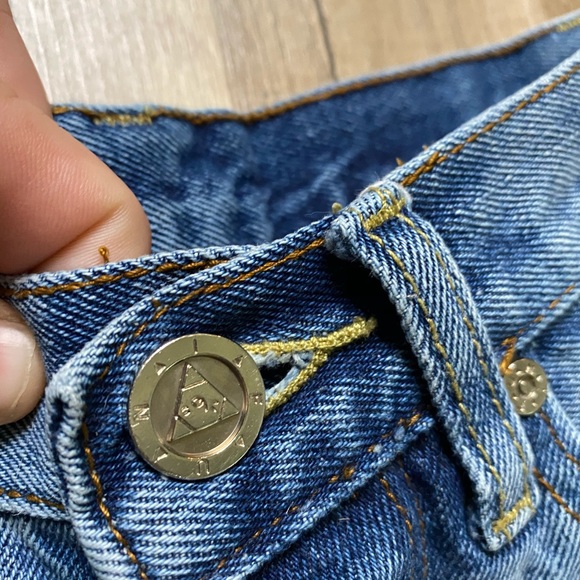 UNIF Bundy Jean Cut Off Ripped Shorts Sz 26 - Picture 4 of 8